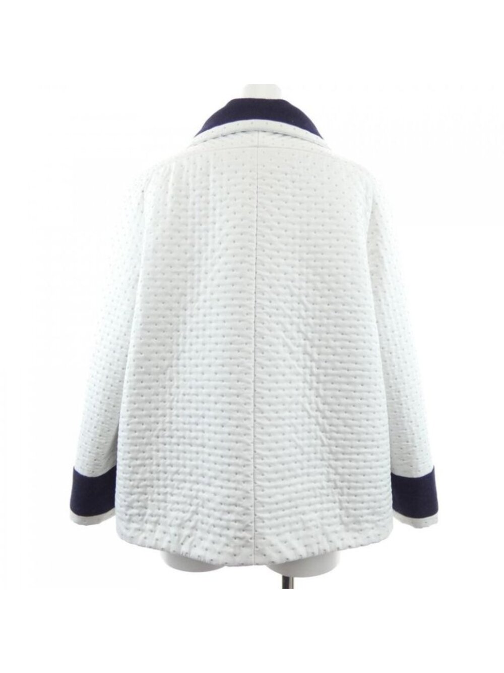 Chanel Jacket White - Picture 2 of 6